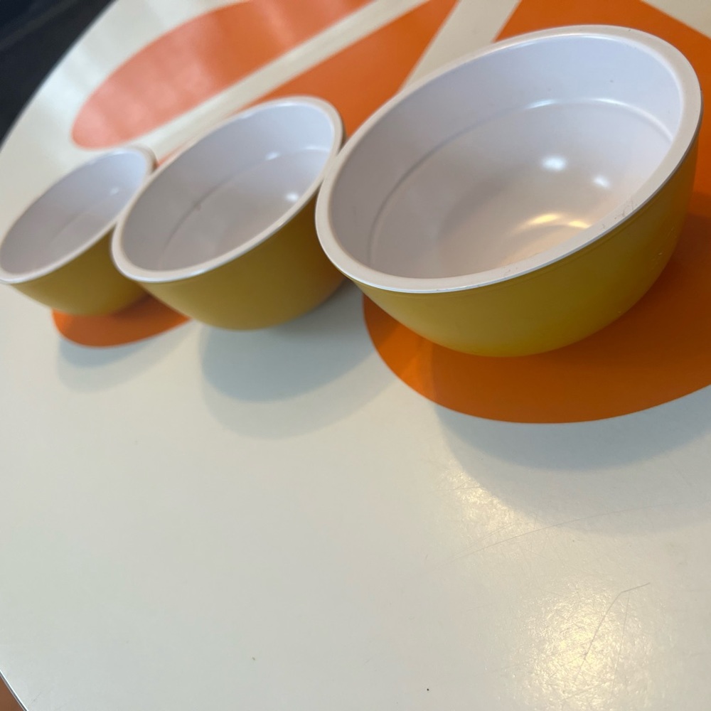VINTAGE measuring cups